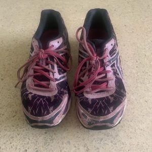 Mizuno wave creation running shoes